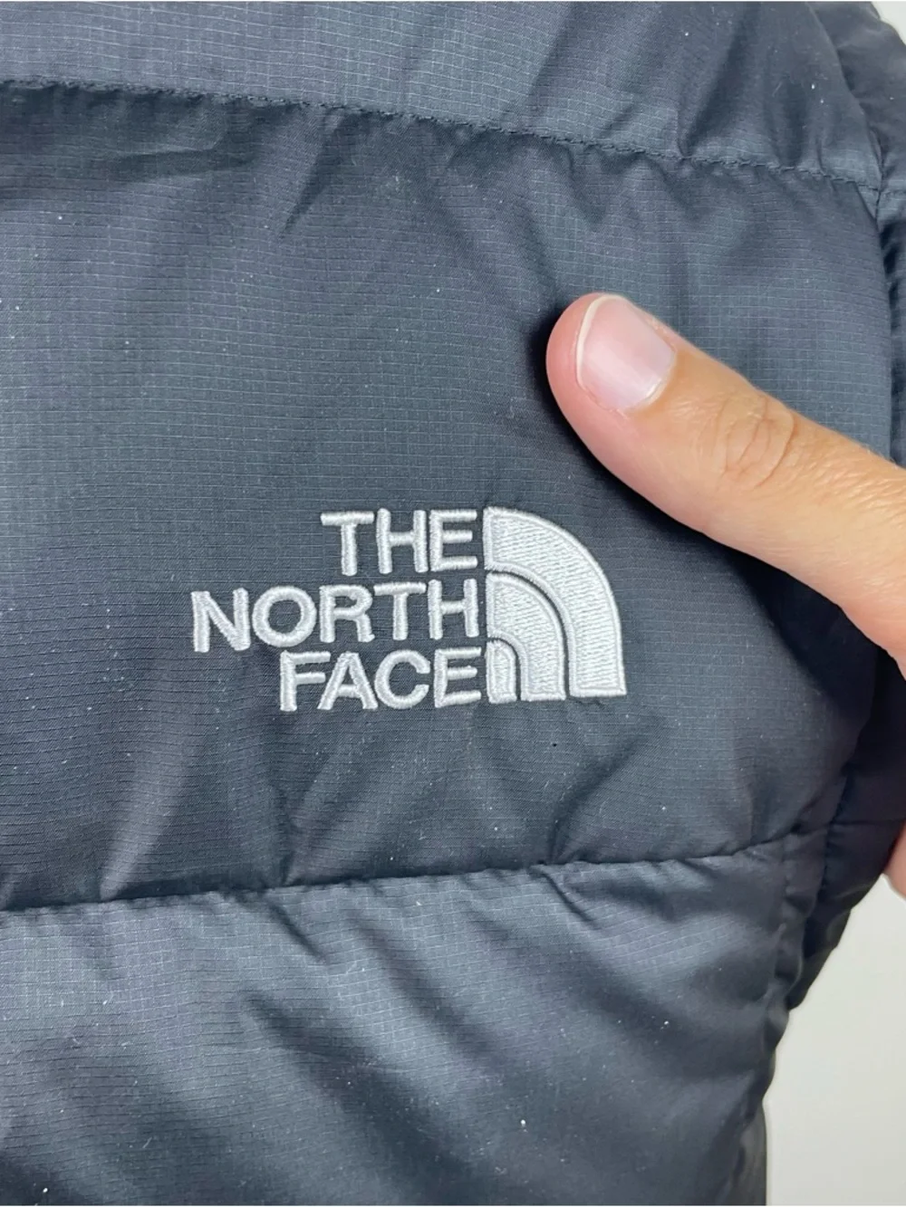 The North Face Black 550 Puffer Full Zip Vest Men Medium Waterfowl Feathers Down